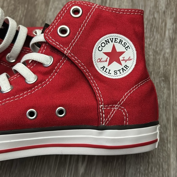 Converse Chuck Taylor All Star HiTop Red Jr Size 4 617662F. Like New no tag. - Picture 2 of 7